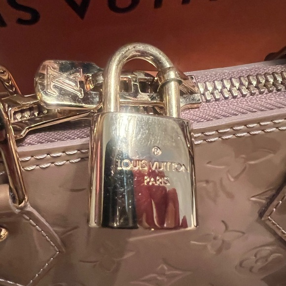 Louis Vuitton Gold Vernis Alma BB mini 2way NIB MPN: M50567 ❌❌SOLD❌❌ - Picture 15 of 16